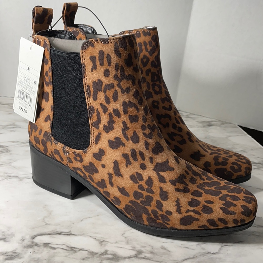 NWT leopard pull on microsuede Chelsea style boot